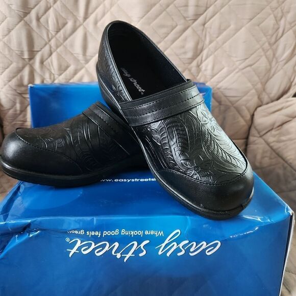 NWT IN BOX Easy Street Nursing Shoes Black Tooled Clogs Size 8.5 - Picture 1 of 8